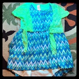 A dress with no stains no wraps never worn